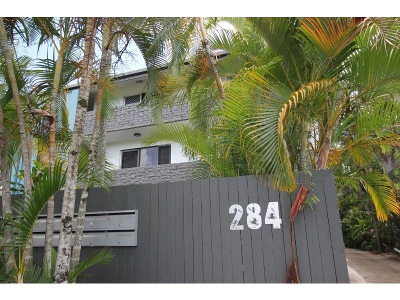 1/284 Lake Street, Cairns North QLD 4870