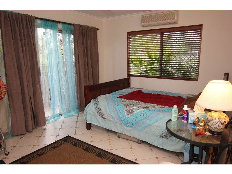 1/284 Lake Street, Cairns North QLD 4870