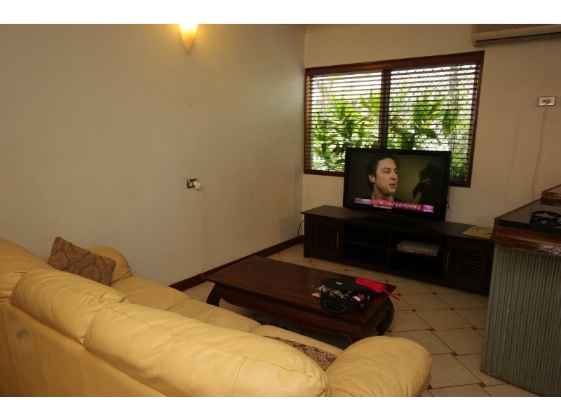 1/284 Lake Street, Cairns North QLD 4870