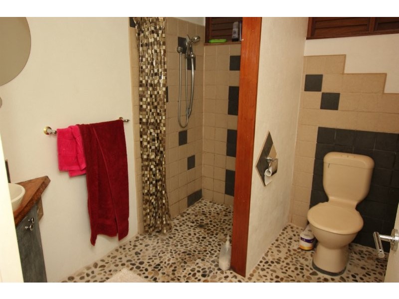 1/284 Lake Street, Cairns North QLD 4870