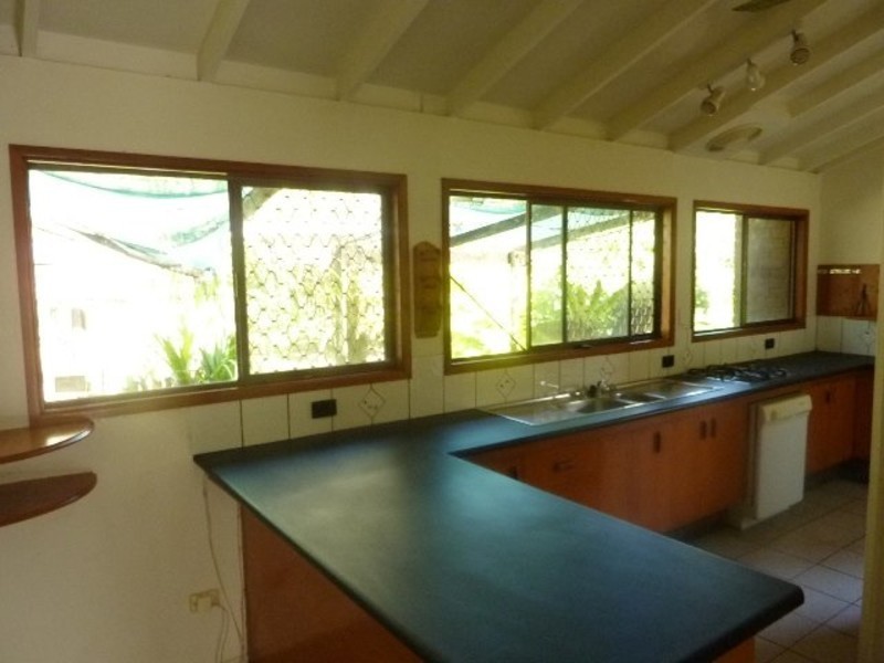 Holloways Beach QLD 4878