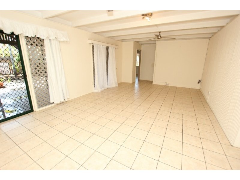 Holloways Beach QLD 4878