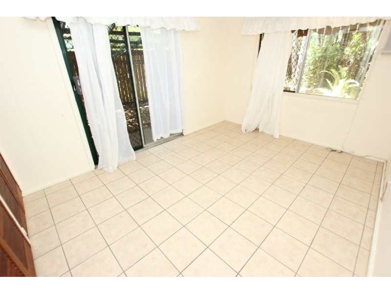 Holloways Beach QLD 4878