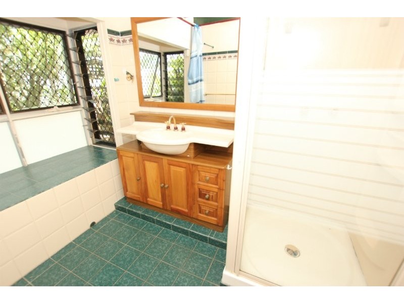 Holloways Beach QLD 4878