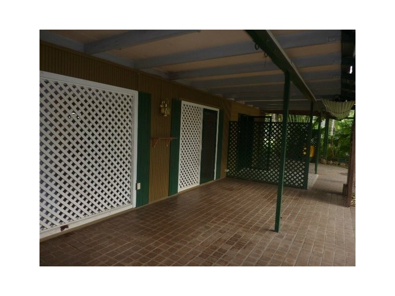 Holloways Beach QLD 4878