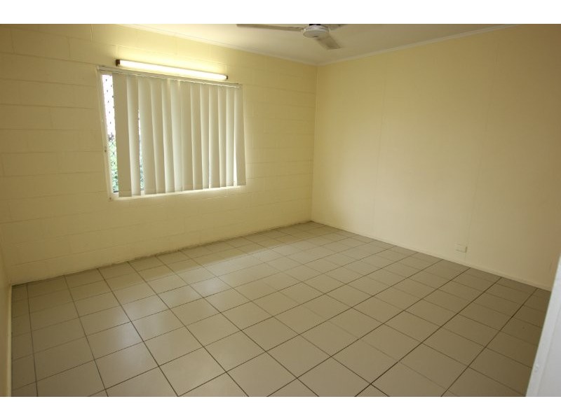 2/47 Curtin Street, Westcourt QLD 4870