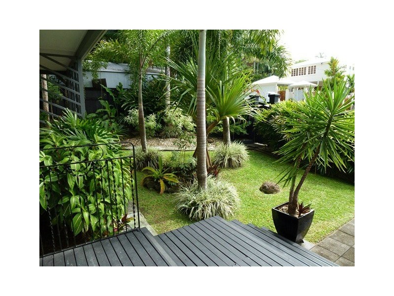25 Friend Street, Edge Hill QLD 4870