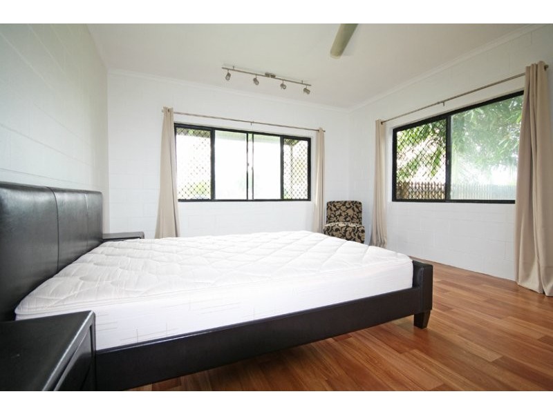 1/2 Torrence Avenue, Edge Hill QLD 4870