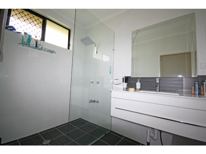 1/2 Torrence Avenue, Edge Hill QLD 4870