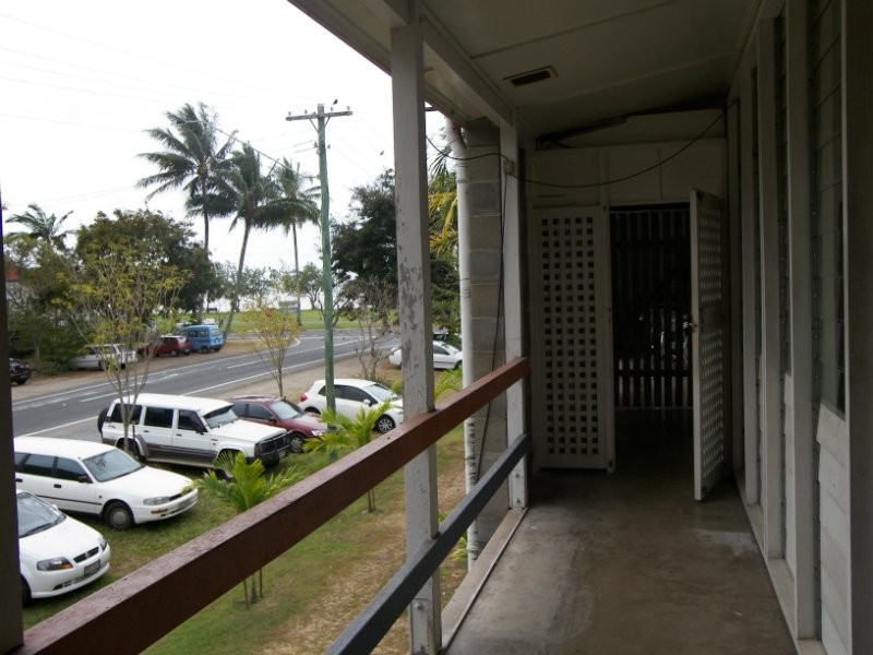 7/204 Lake Street, Cairns QLD 4870