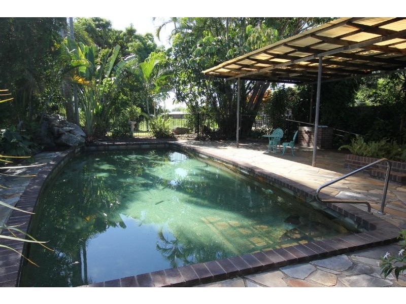 9 Woomala Street, Woree QLD 4868