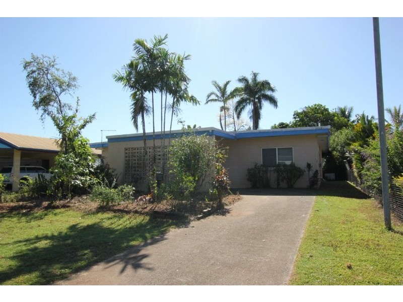 9 Woomala Street, Woree QLD 4868