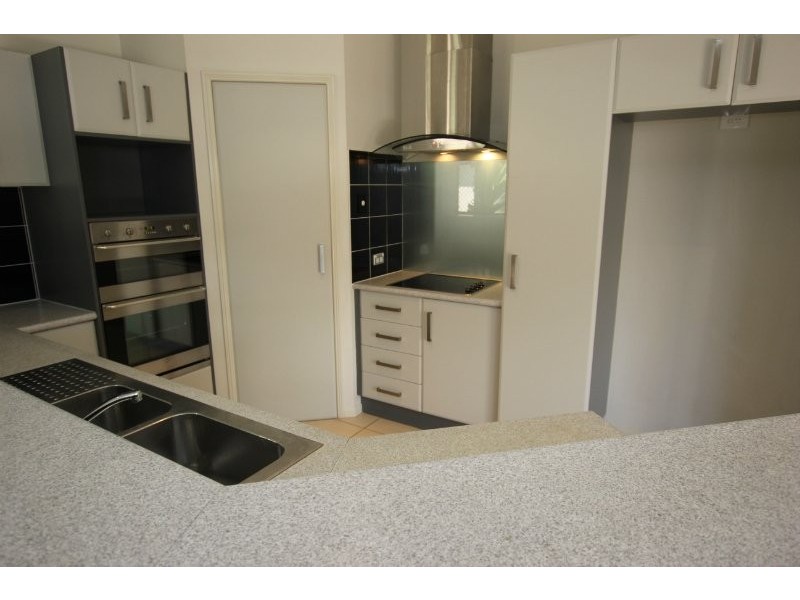 9 Smoko Close, Brinsmead QLD 4870