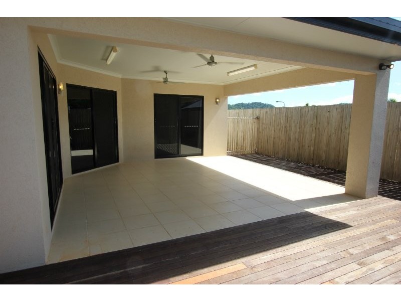 9 Smoko Close, Brinsmead QLD 4870