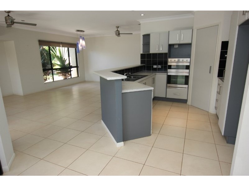9 Smoko Close, Brinsmead QLD 4870