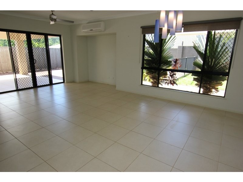 9 Smoko Close, Brinsmead QLD 4870