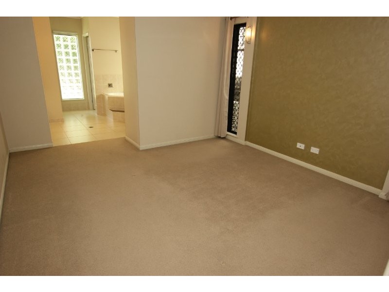 9 Smoko Close, Brinsmead QLD 4870