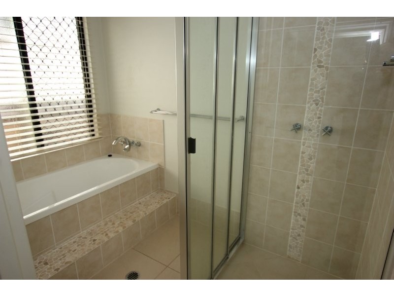 9 Smoko Close, Brinsmead QLD 4870