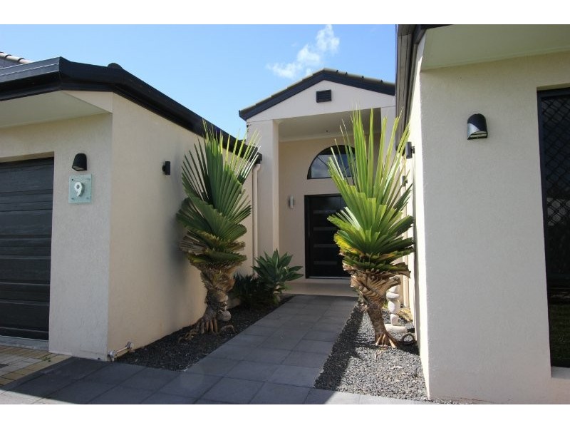 9 Smoko Close, Brinsmead QLD 4870