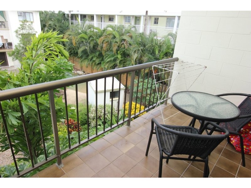 21/215 McLeod Street, Cairns North QLD 4870