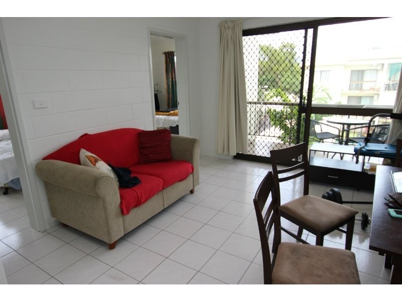 21/215 McLeod Street, Cairns North QLD 4870