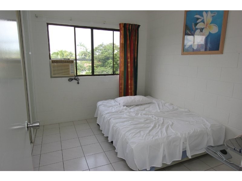 21/215 McLeod Street, Cairns North QLD 4870