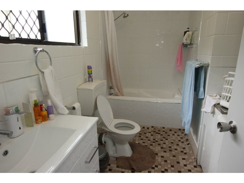 21/215 McLeod Street, Cairns North QLD 4870