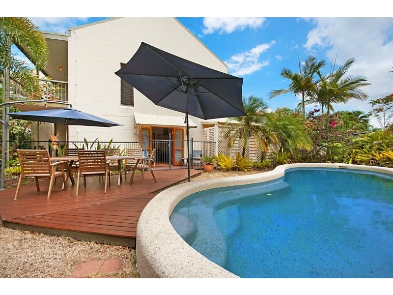 Holloways Beach QLD 4878