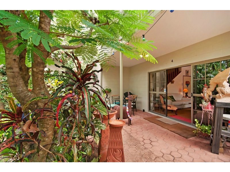 Holloways Beach QLD 4878