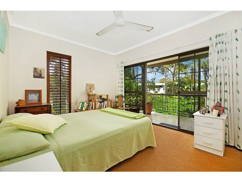 Holloways Beach QLD 4878