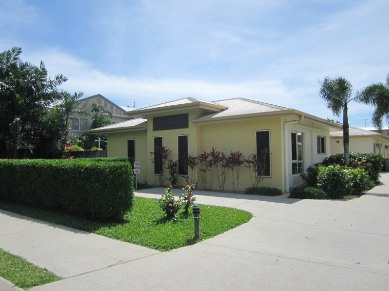6/4-8 Pool Close, Woree QLD 4868