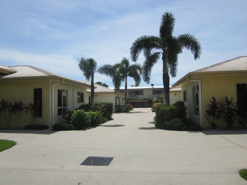 6/4-8 Pool Close, Woree QLD 4868