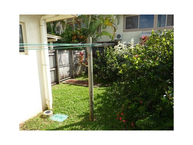 6/4-8 Pool Close, Woree QLD 4868