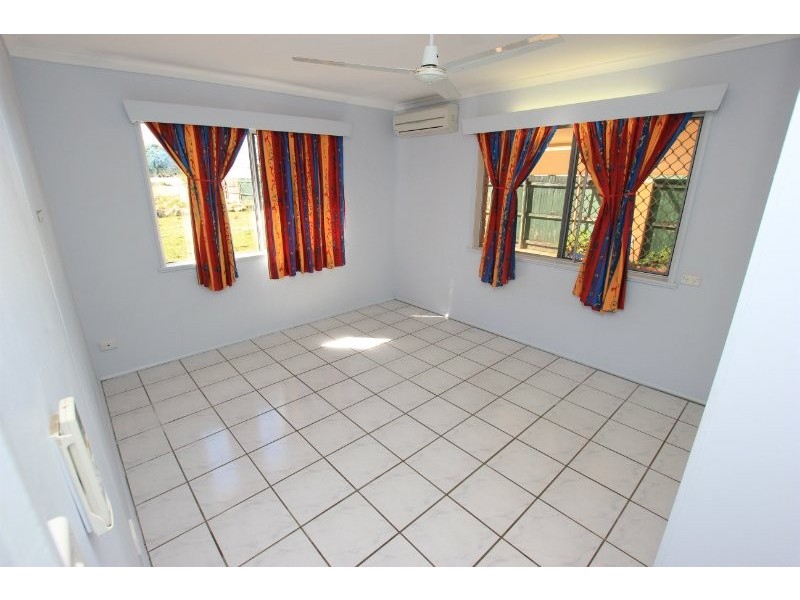 28 Angela Street, Woree QLD 4868
