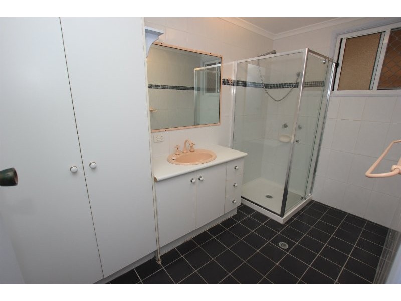 28 Angela Street, Woree QLD 4868