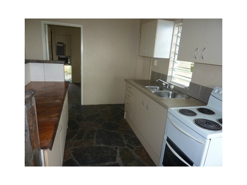 Mooroobool QLD 4870