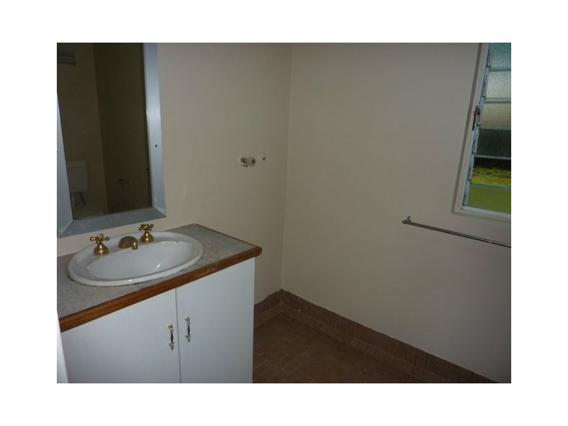 Mooroobool QLD 4870