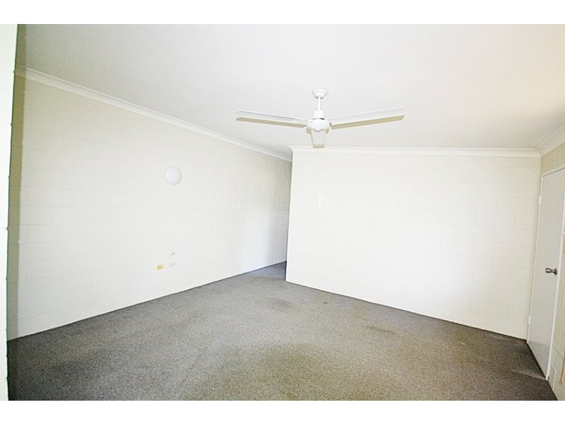 4/12 Sandown Close, Woree QLD 4868