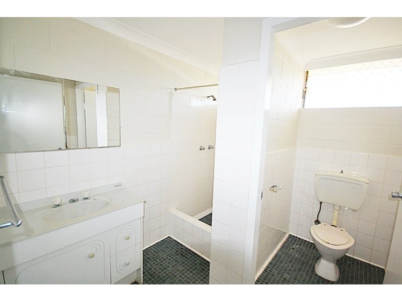 4/12 Sandown Close, Woree QLD 4868