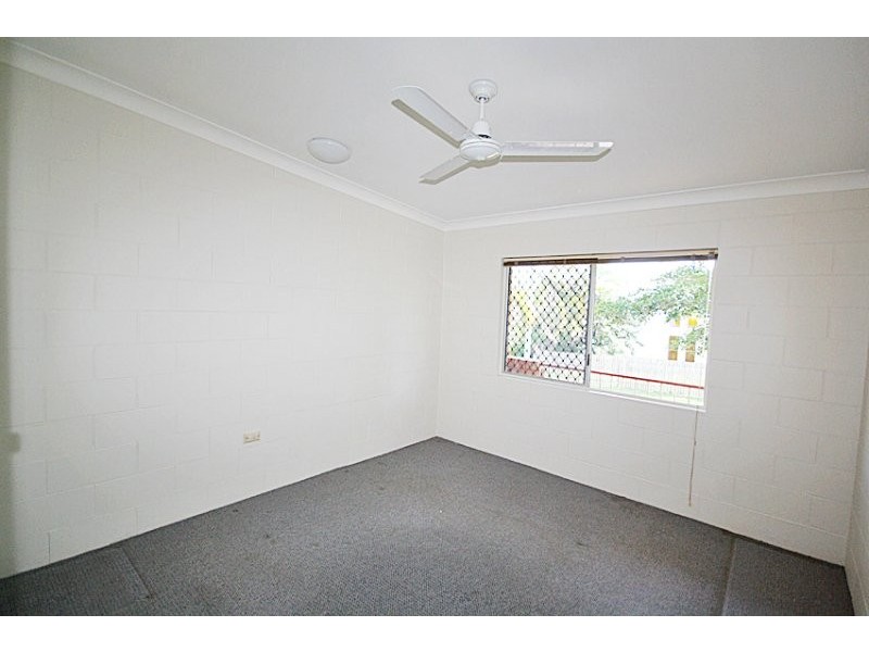 4/12 Sandown Close, Woree QLD 4868