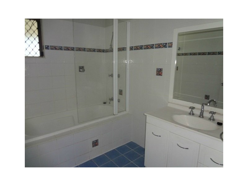 40 Anderson Road, Woree QLD 4868