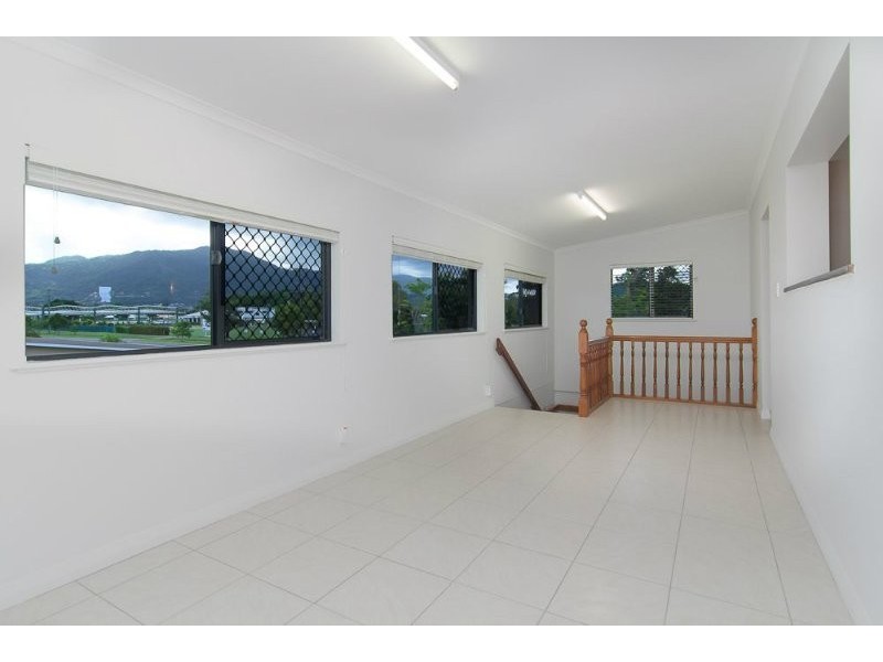 285 Aumuller Street, Westcourt QLD 4870