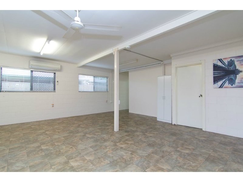 285 Aumuller Street, Westcourt QLD 4870