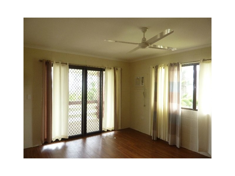 79 Taylor Street, Tully Heads QLD 4854