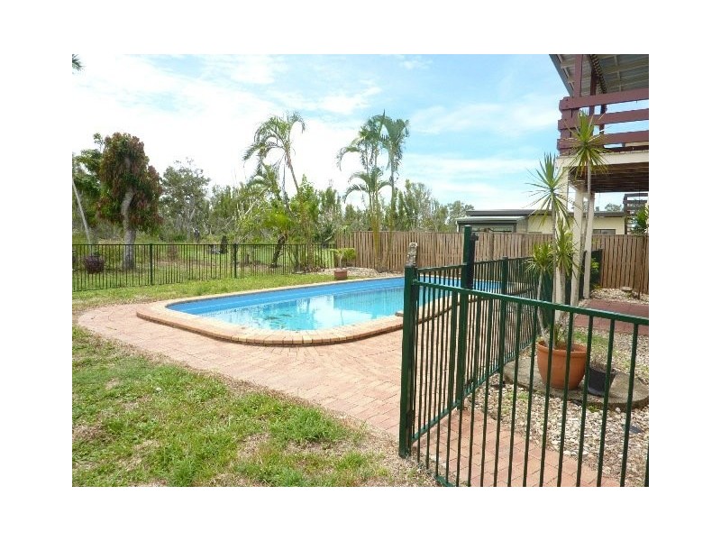 79 Taylor Street, Tully Heads QLD 4854
