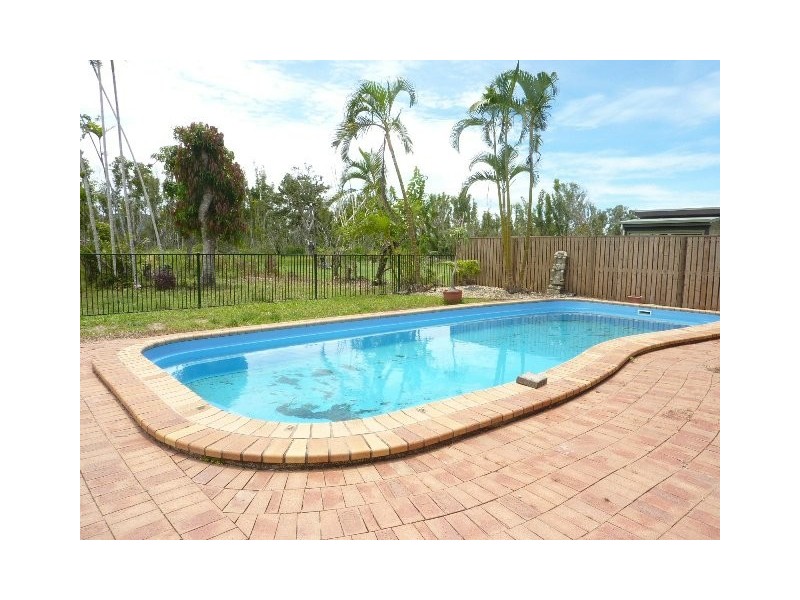 79 Taylor Street, Tully Heads QLD 4854