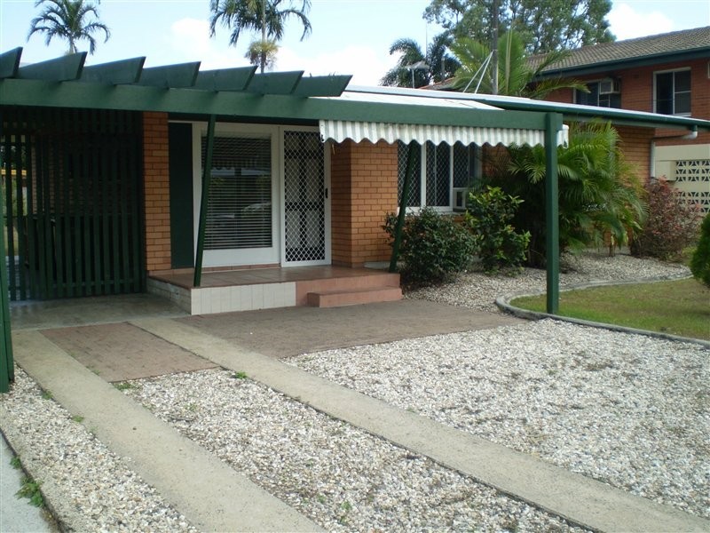 24 Hogan Street, Westcourt QLD 4870