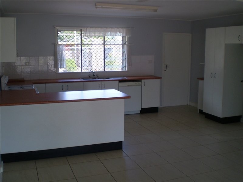 24 Hogan Street, Westcourt QLD 4870