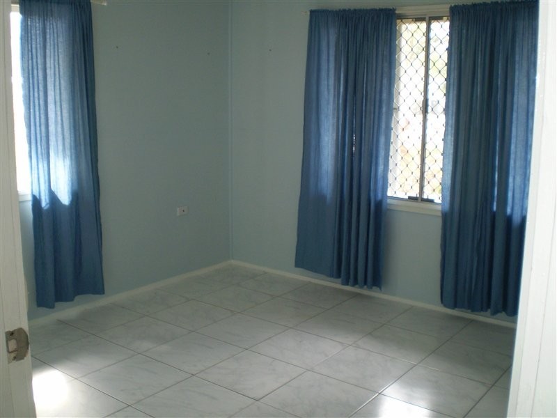 24 Hogan Street, Westcourt QLD 4870