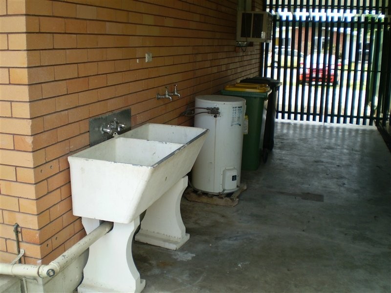 24 Hogan Street, Westcourt QLD 4870